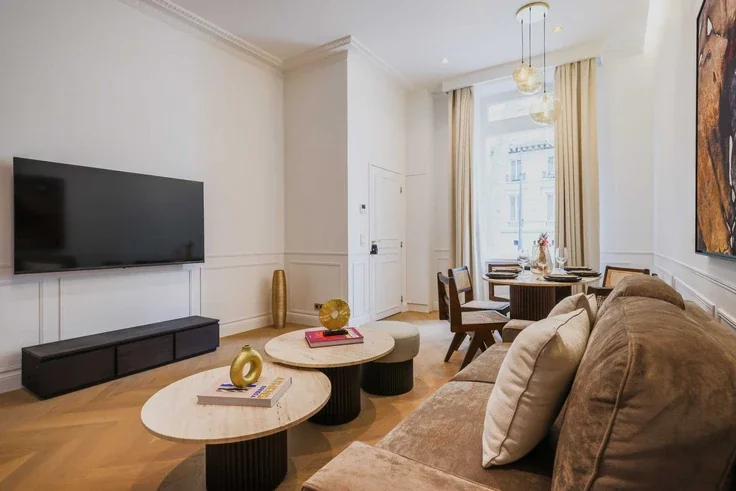 House Avenue de Messine in Paris
