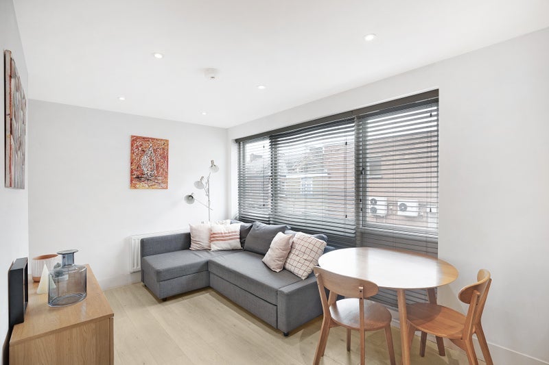 Flat St James's Street in Greater London