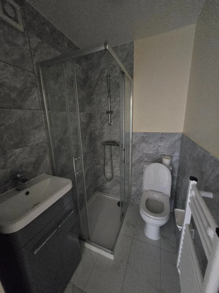Room Saxon Road in Greater London