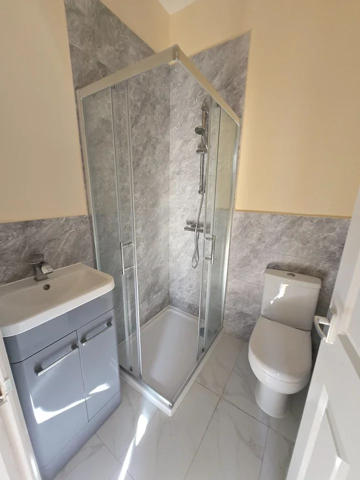 Room Saxon Road in Greater London