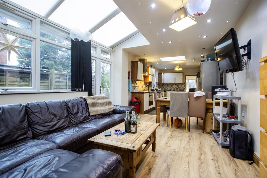 Flat Teignmouth Road in Birmingham