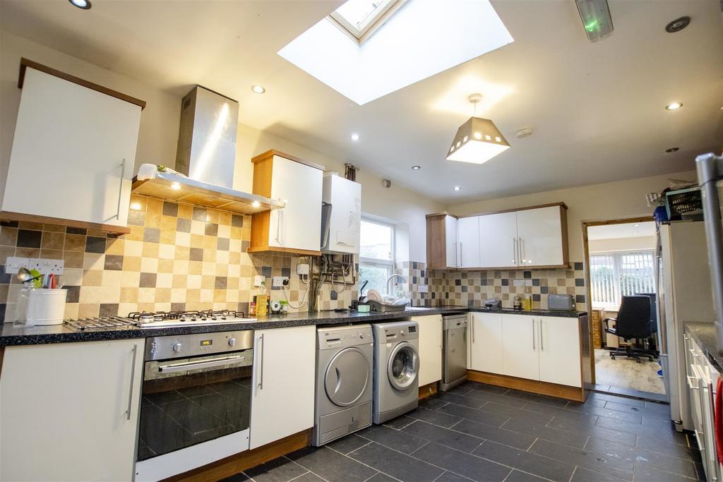 Flat Teignmouth Road in Birmingham