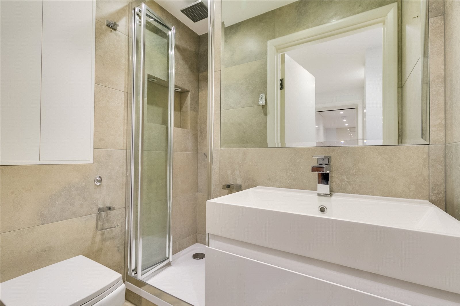 Flat Ovington Gardens in Greater London