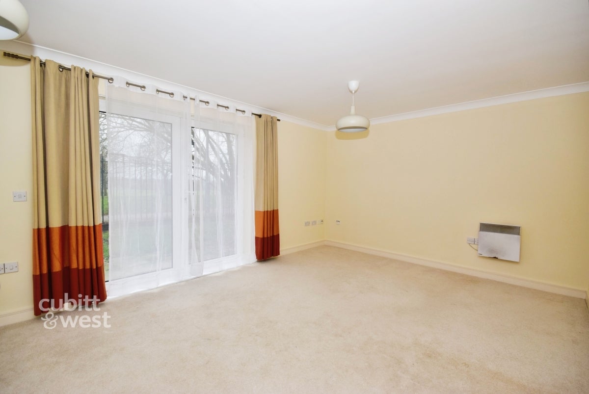 Flat Twickenham Close in Greater London