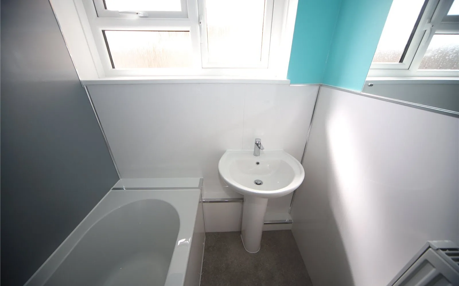 Room Lyndhurst Road in Corringham