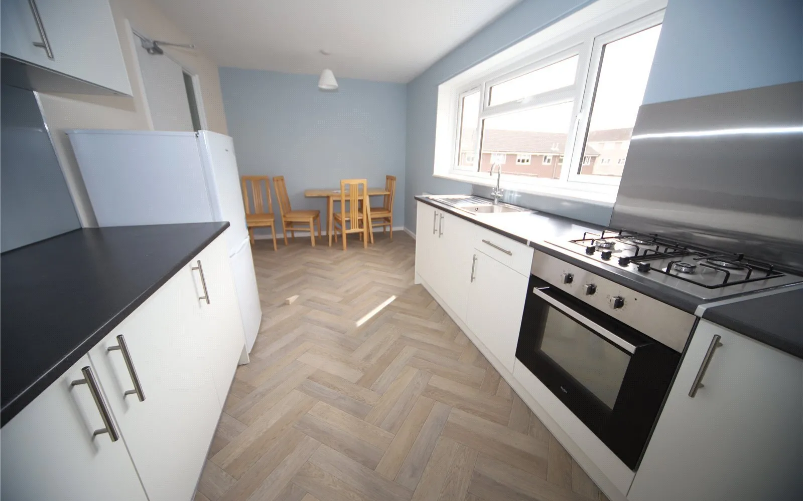 Room Lyndhurst Road in Corringham