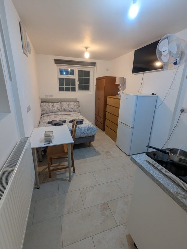 Flat St. Dunstans Avenue in Greater London