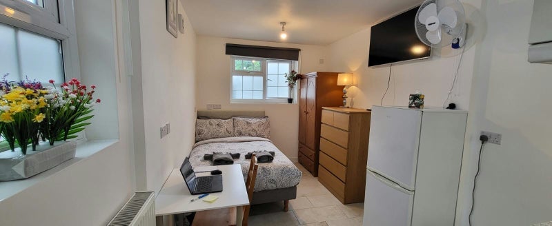 Flat St. Dunstans Avenue in Greater London