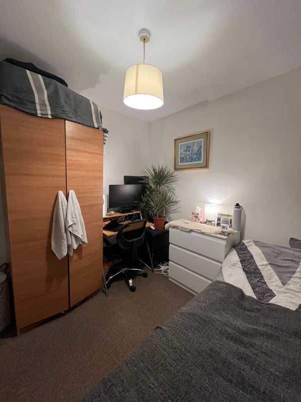 Room Camden Road in Greater London