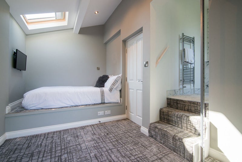 Room Bury New Road in Manchester