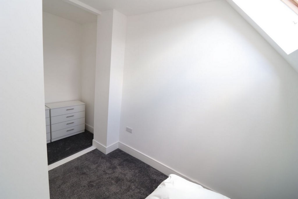 Room Globe Road in Greater London