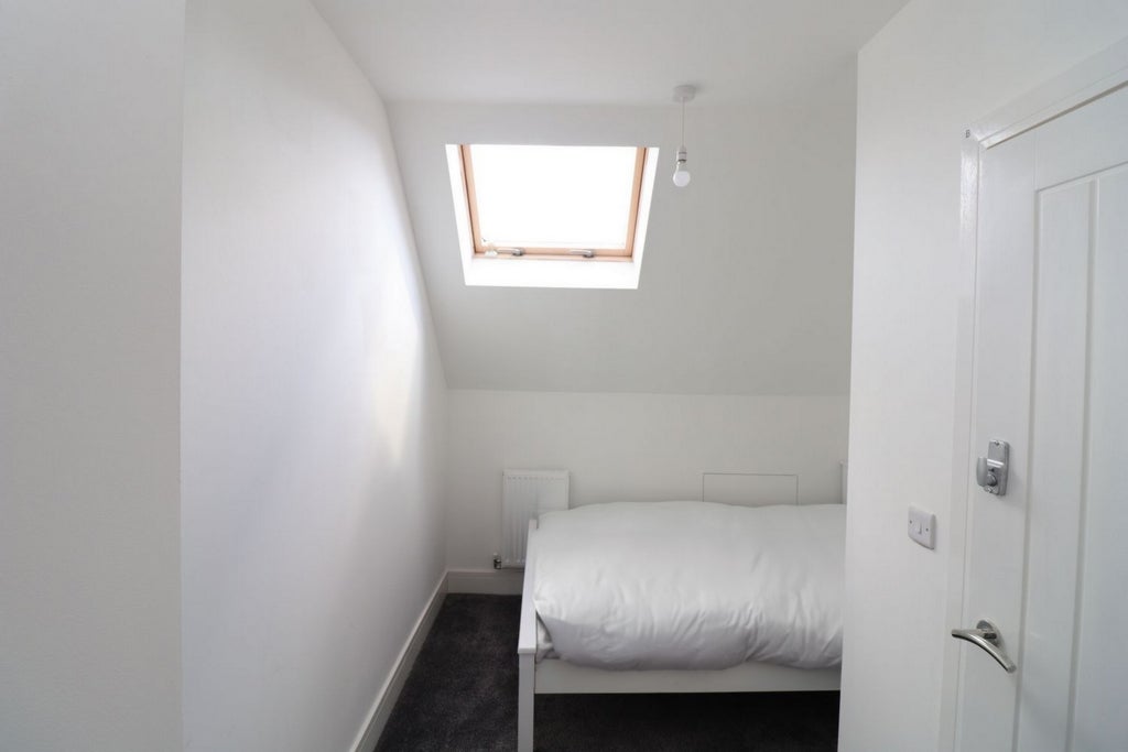 Room Globe Road in Greater London