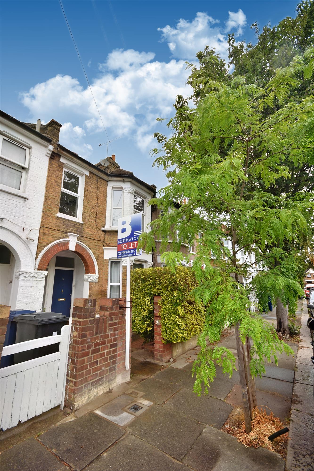 Flat Petersfield Road in Greater London