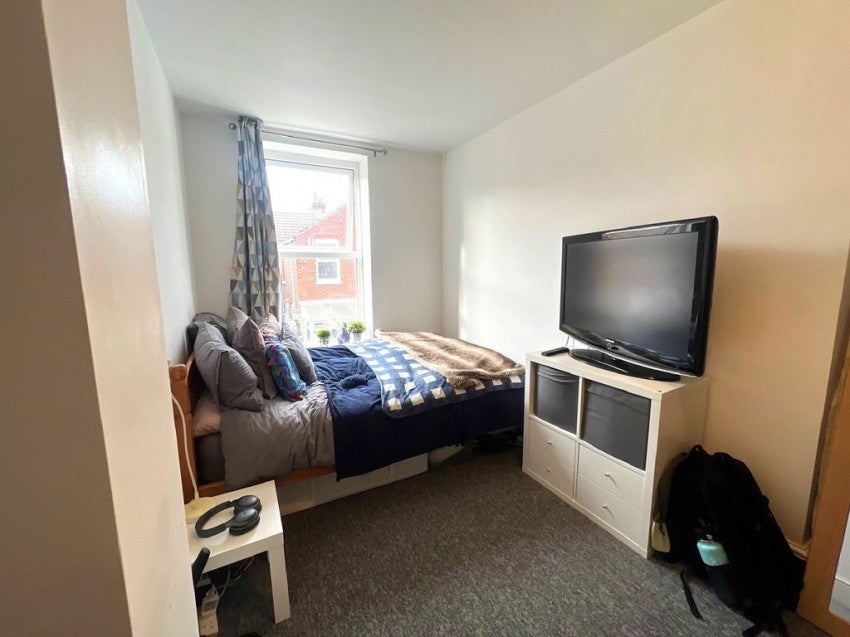 Flat Jubilee Road in Portsmouth