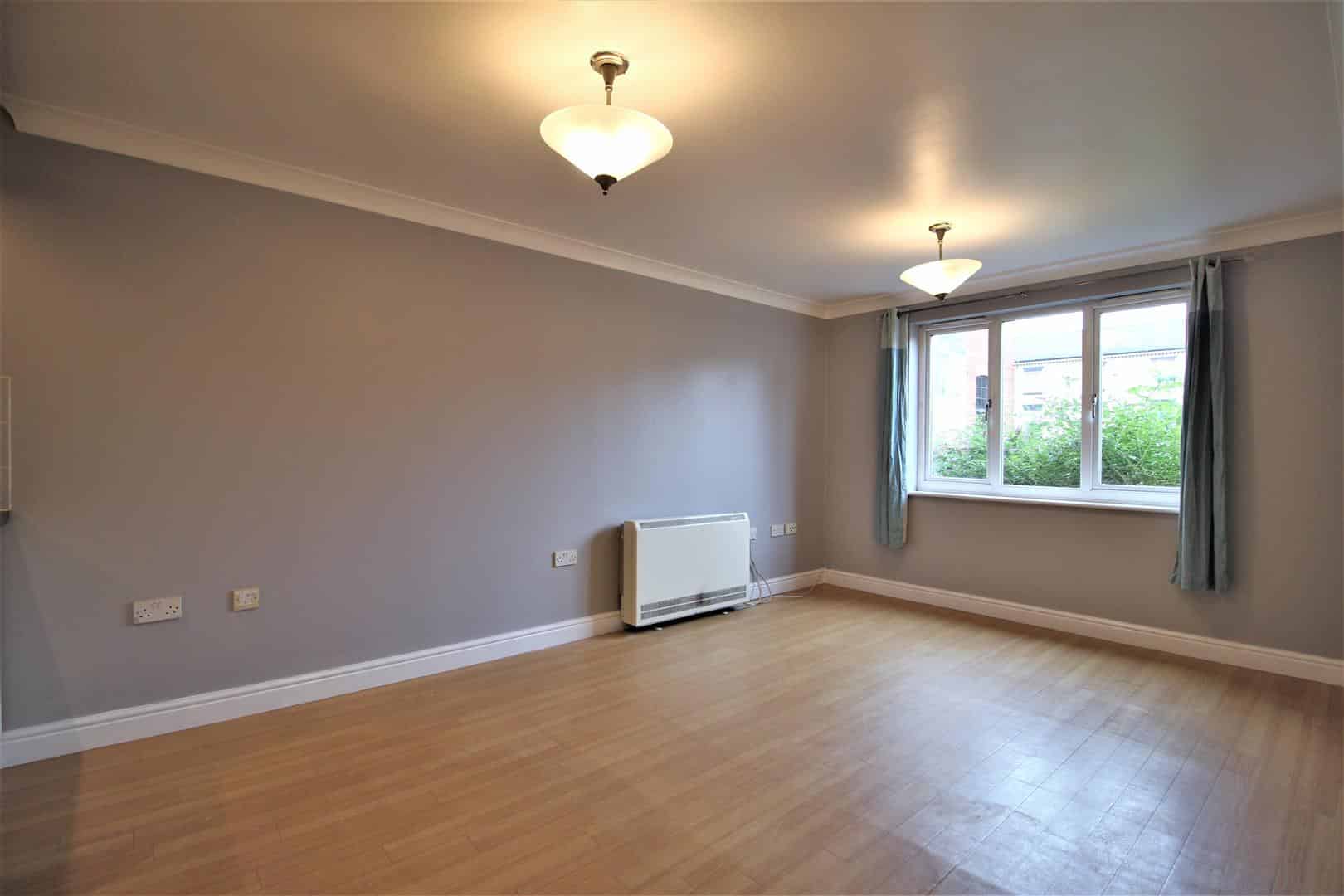 Flat Cotton End in Northampton