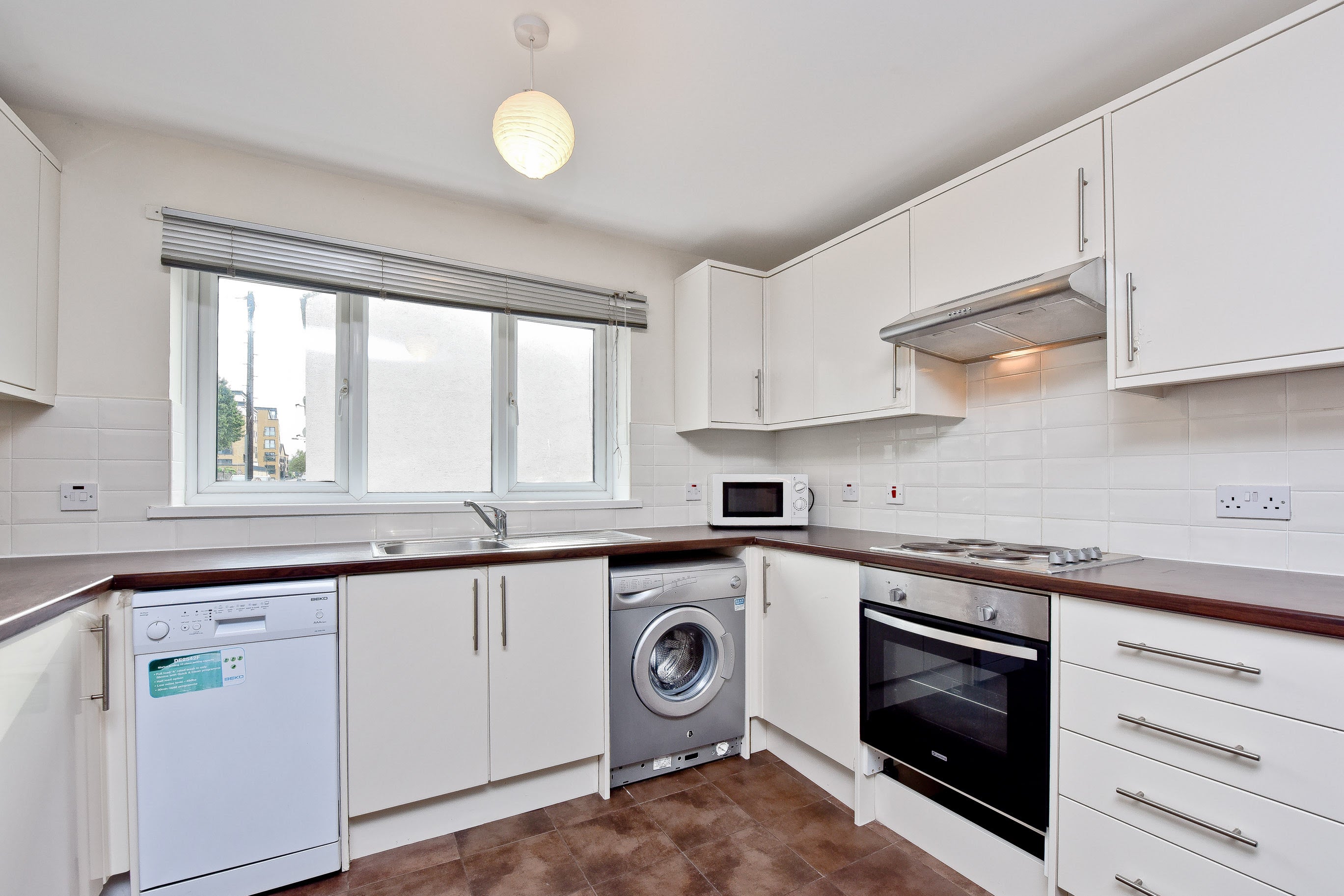 Flat Ambassador Square in Greater London