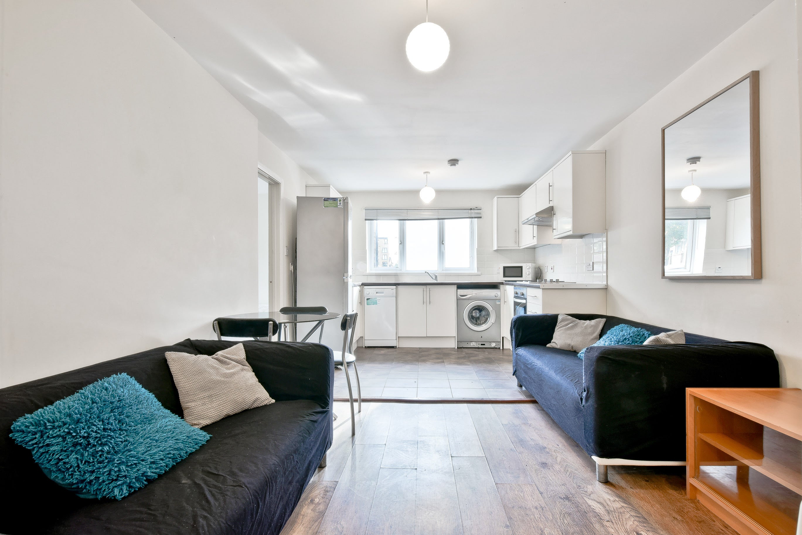 Flat Ambassador Square in Greater London