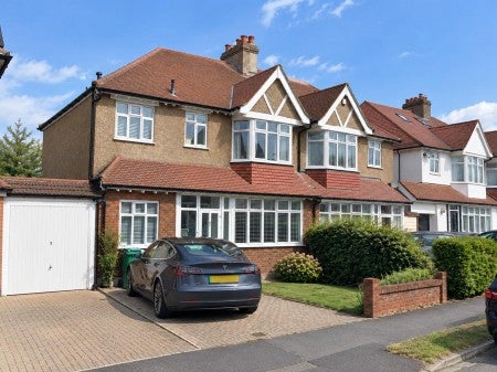 House Farm Way in Greater London