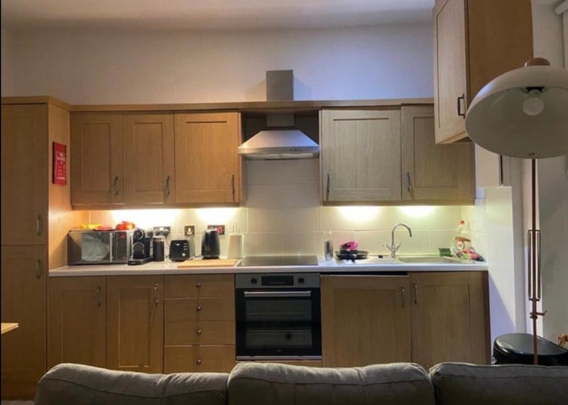 Room Barlow Moor Road in Manchester