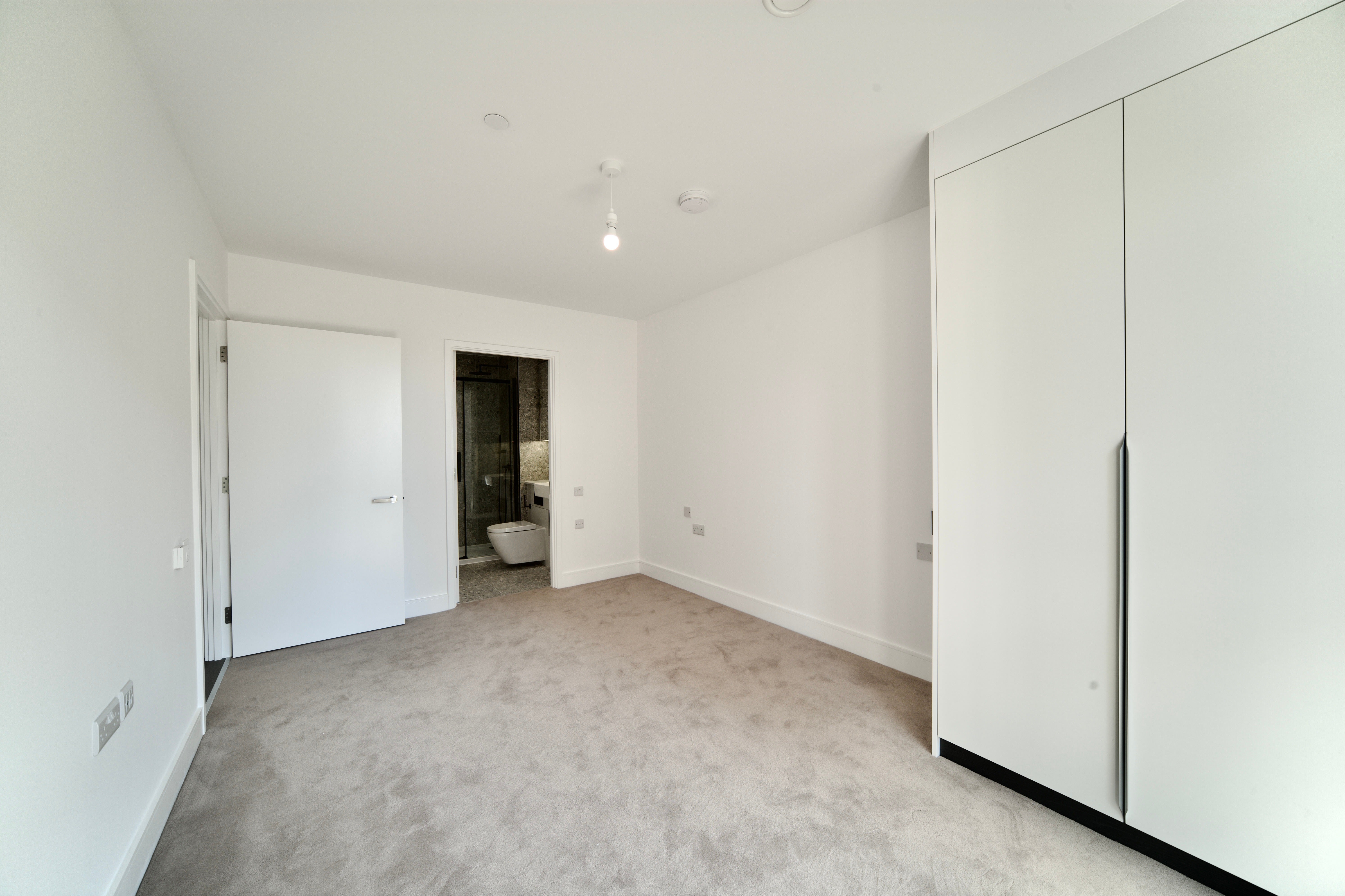 Flat Heygate Street in Greater London