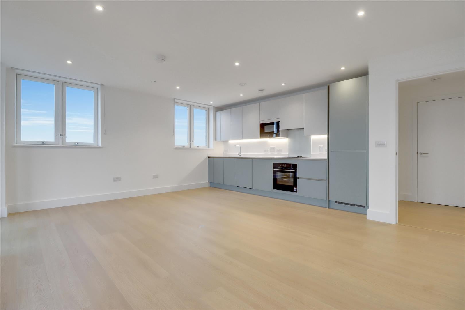 Flat Herne Hill Road in Greater London