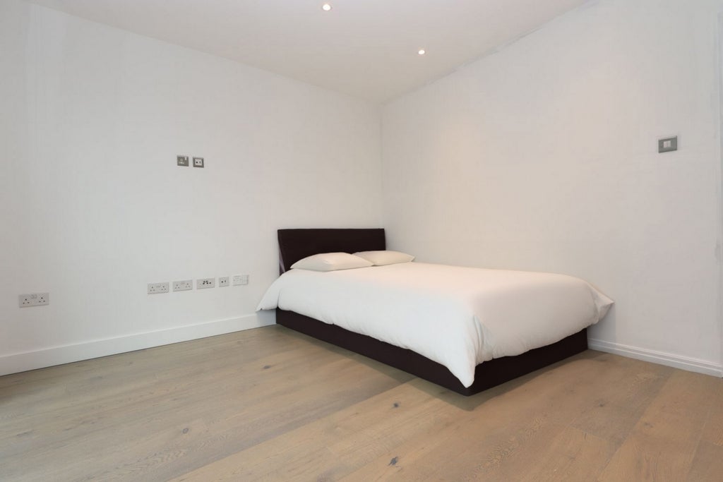 Room Globe Road in Greater London