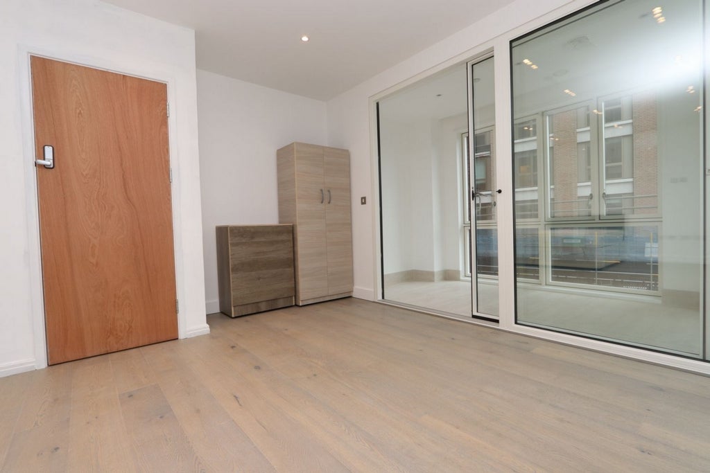 Room Globe Road in Greater London