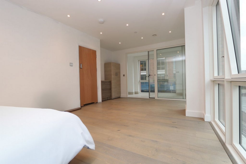 Room Globe Road in Greater London