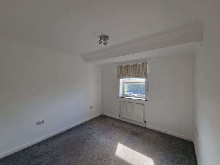 Flat Cambridge Road in Southend-on-Sea
