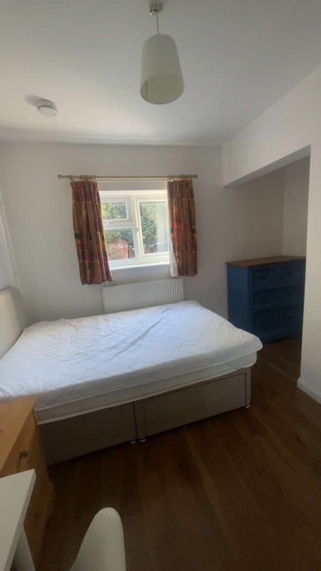 Room Alexandra Crescent in Nottingham