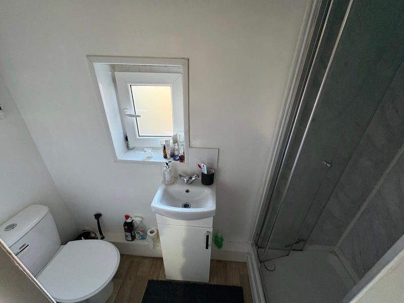 Room Alexandra Crescent in Nottingham