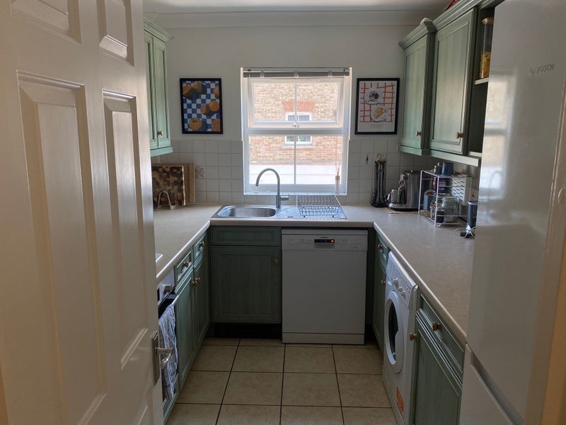 Room Upper Richmond Road in Greater London