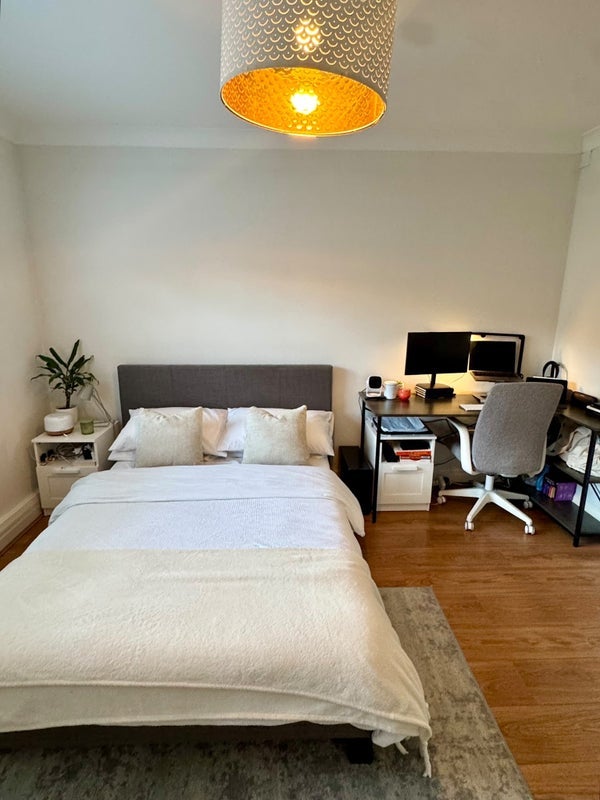 Room Upper Richmond Road in Greater London