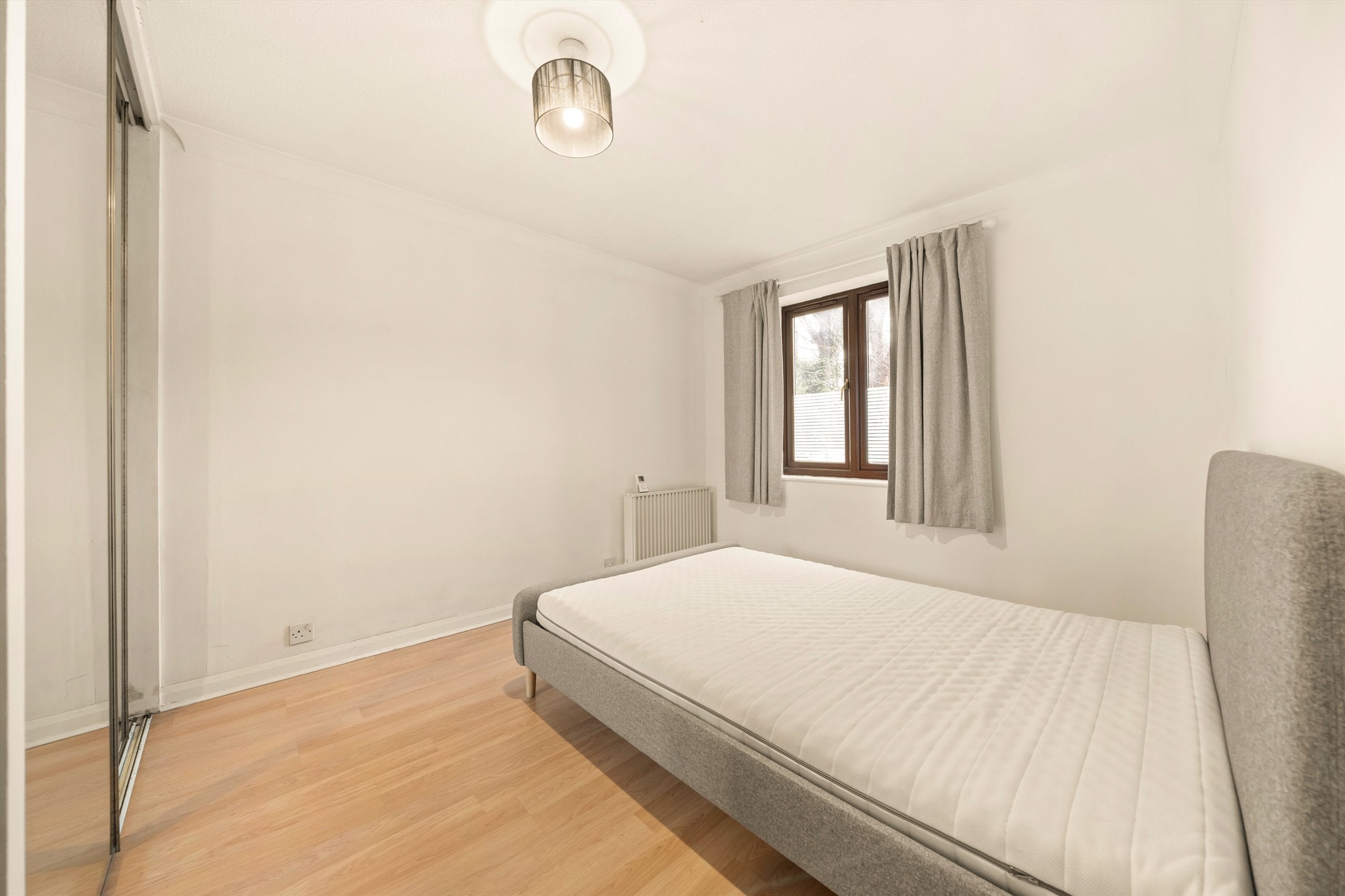 Flat Willesden Lane in Greater London
