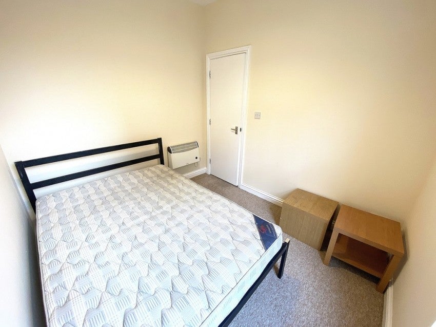 Flat Clarence Parade in Portsmouth