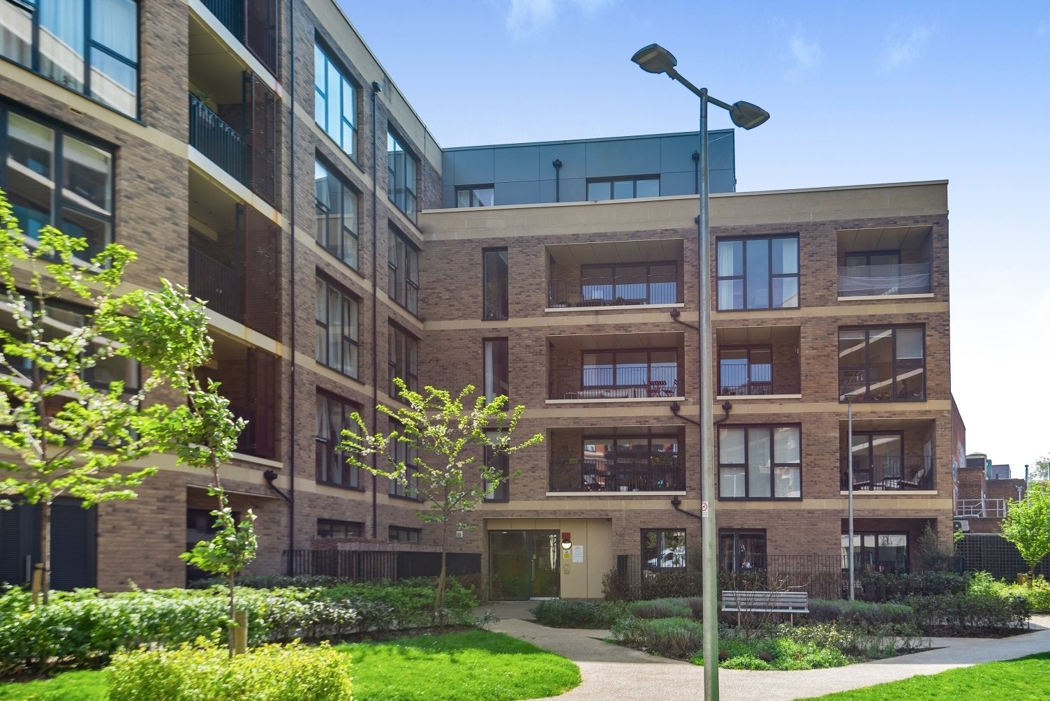 Flat Scena Way in Greater London