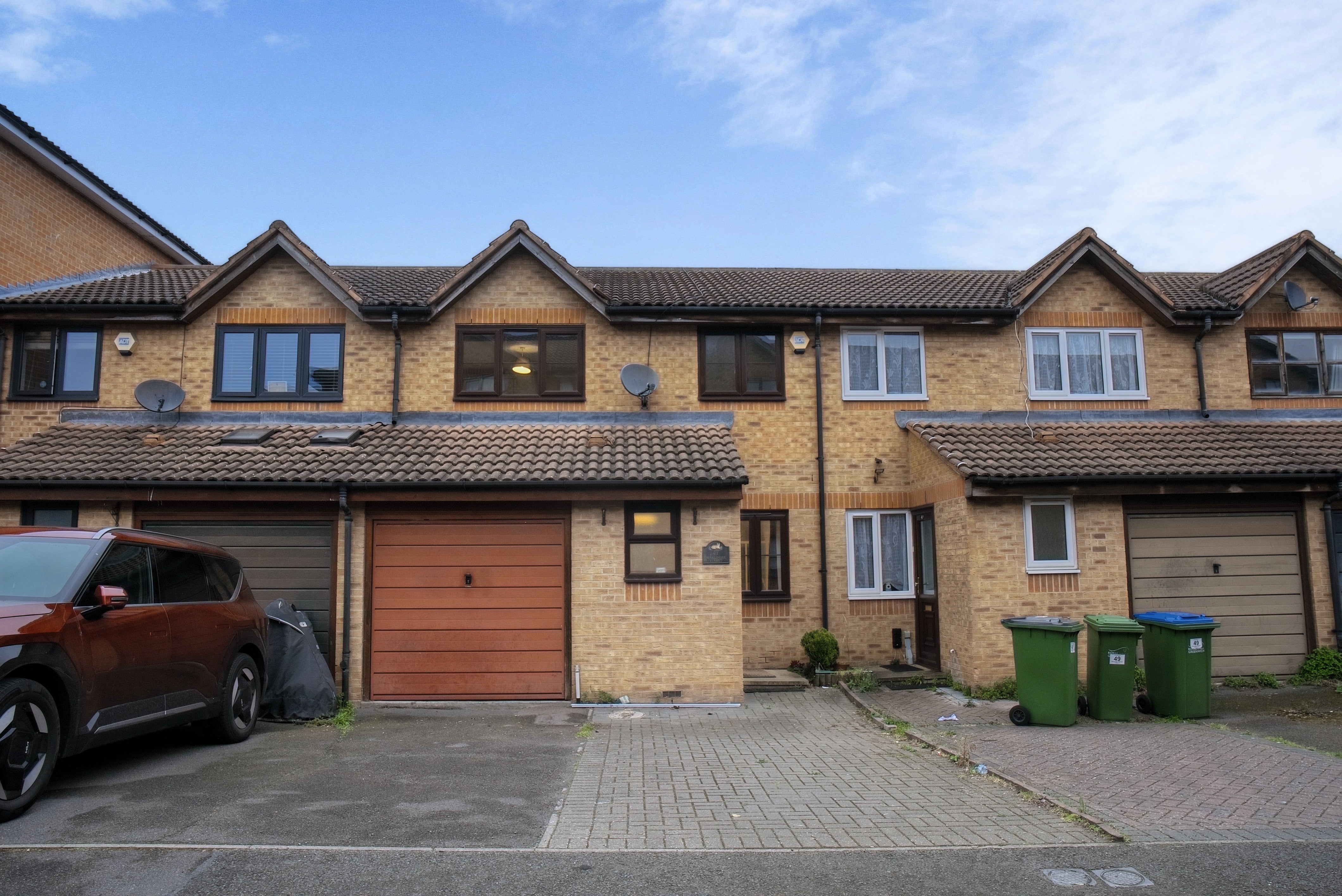Flat Harlinger Street in Greater London