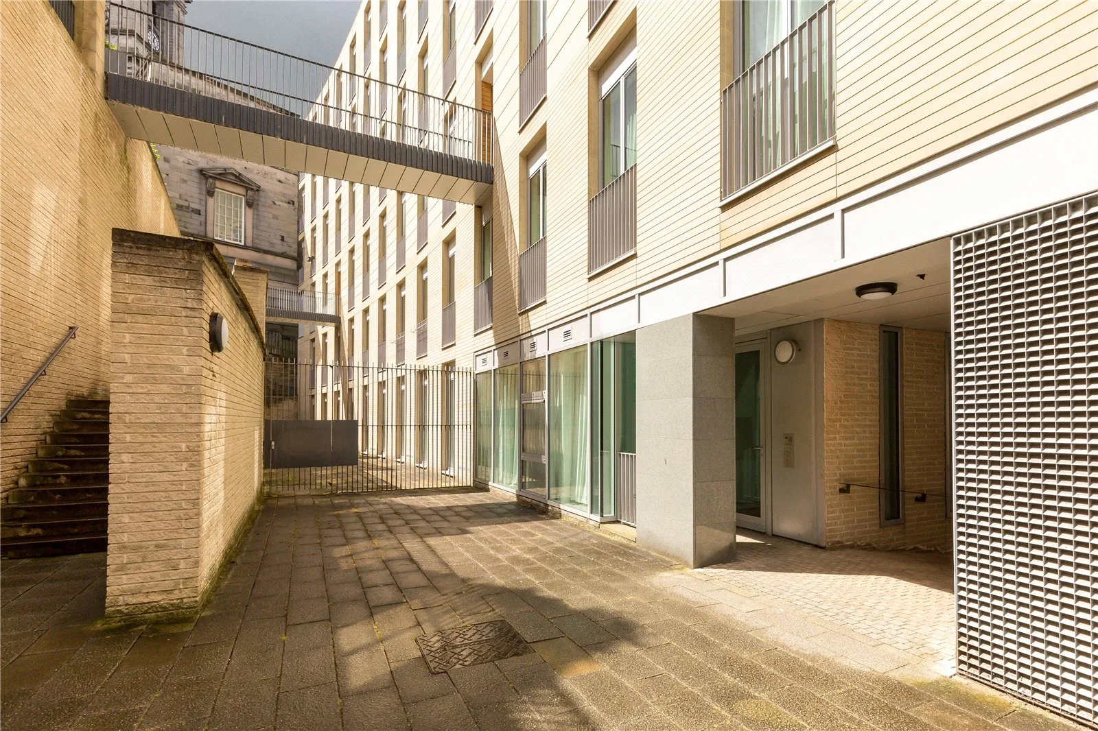 Flat St Vincent Place in City of Edinburgh