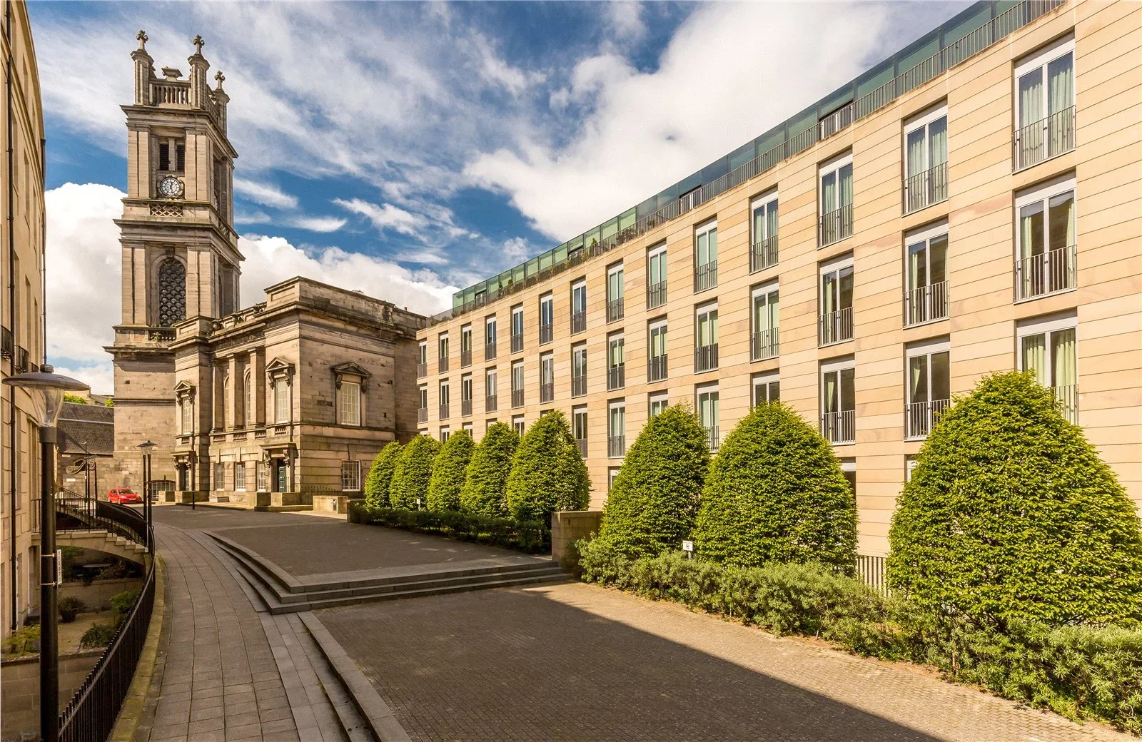 Flat St Vincent Place in City of Edinburgh