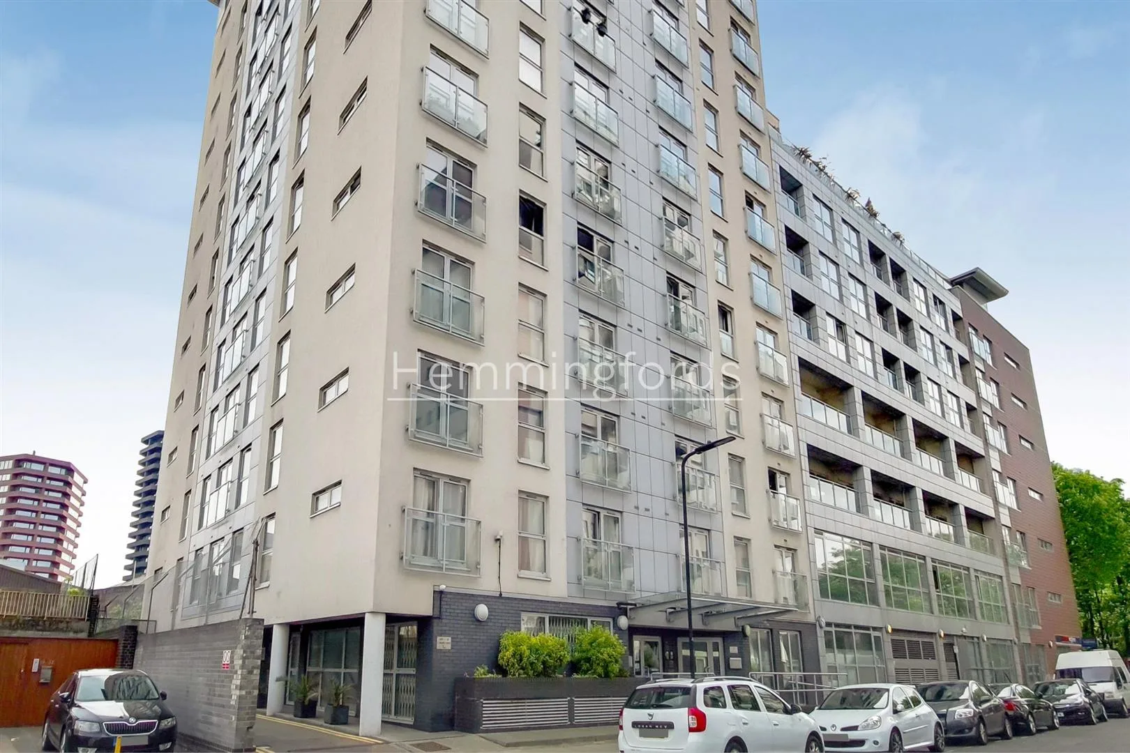 Flat Balmes Road in Greater London