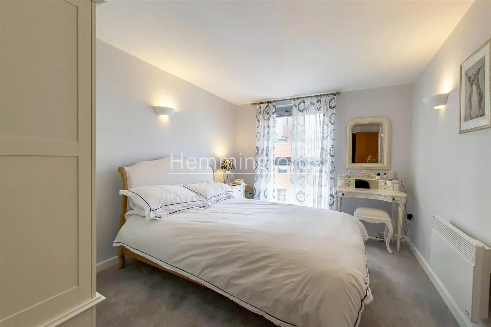 Flat Balmes Road in Greater London