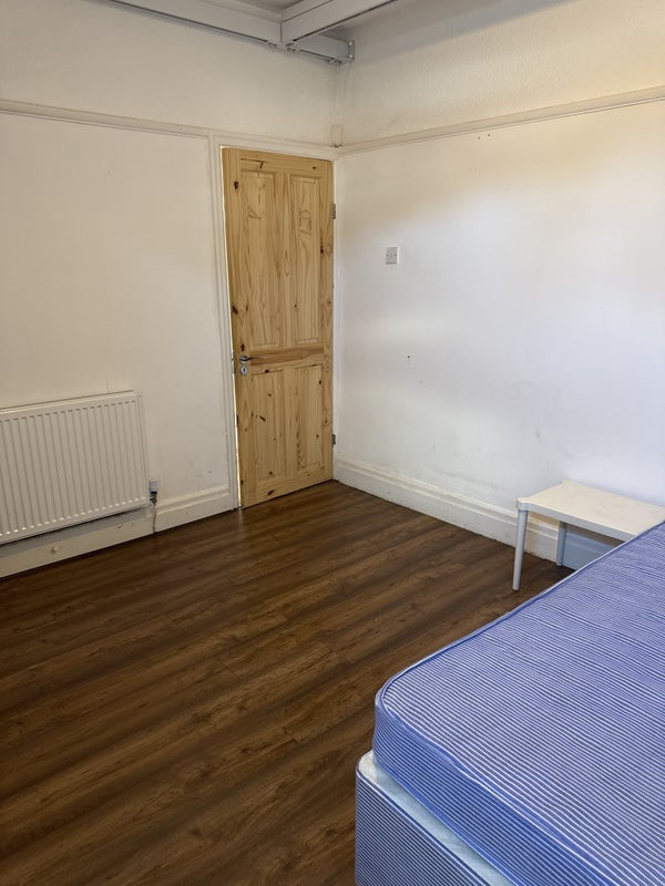 Room Derbyshire Lane West in Trafford
