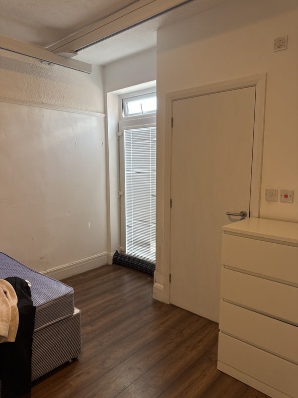 Room Derbyshire Lane West in Trafford