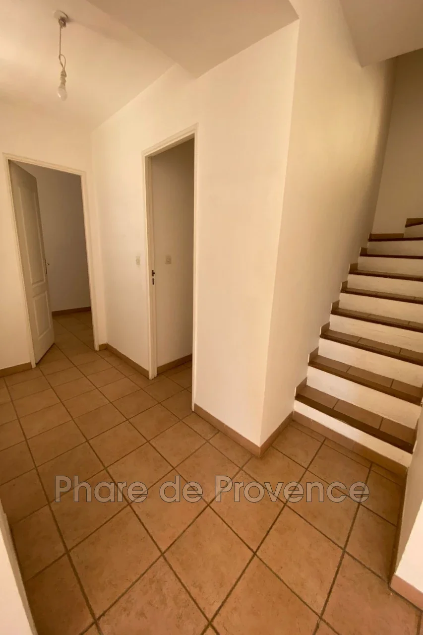 Flat Place Jules Verne in Marseille