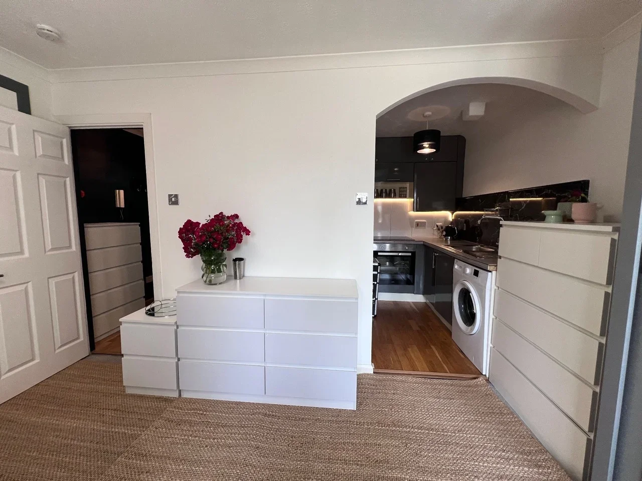 Flat Harlington Road in Greater London