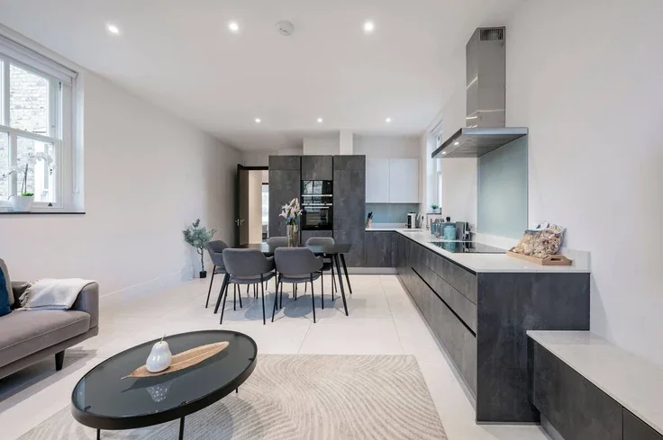 Flat Hungerford Road in Greater London