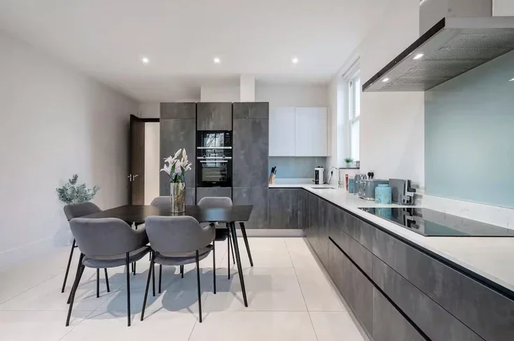Flat Hungerford Road in Greater London