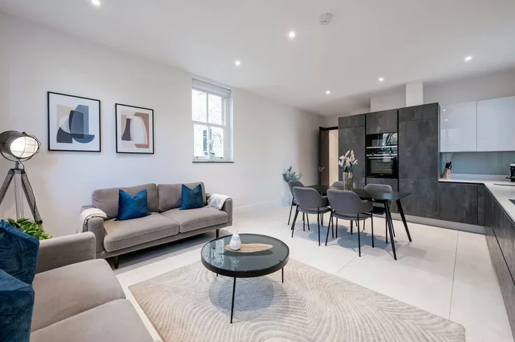 Flat Hungerford Road in Greater London