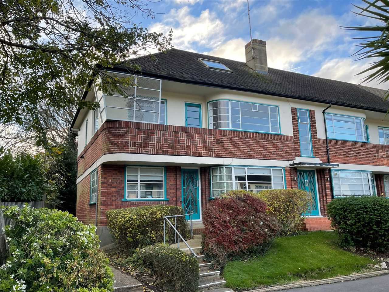 Flat Glenhill Close in Greater London