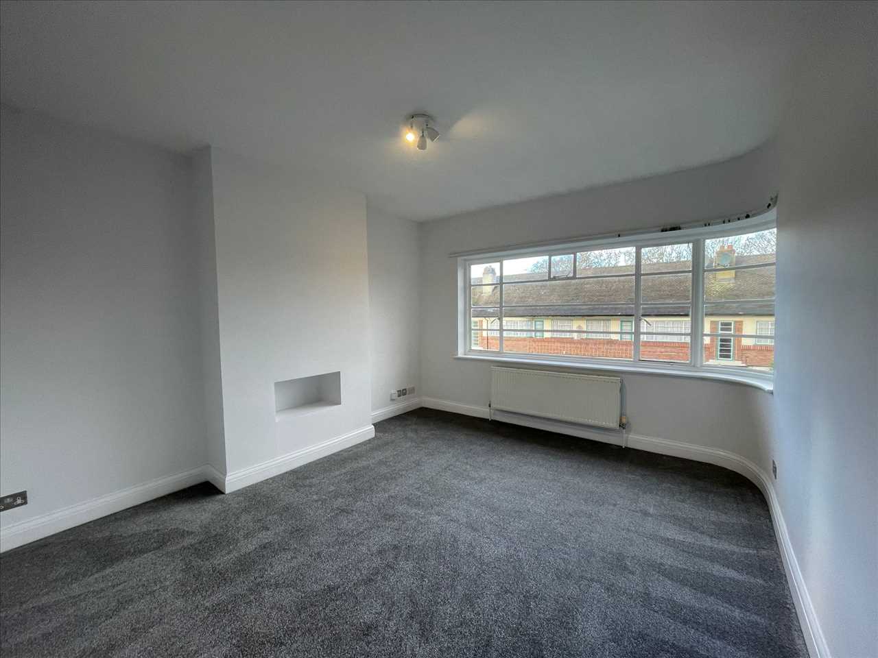 Flat Glenhill Close in Greater London